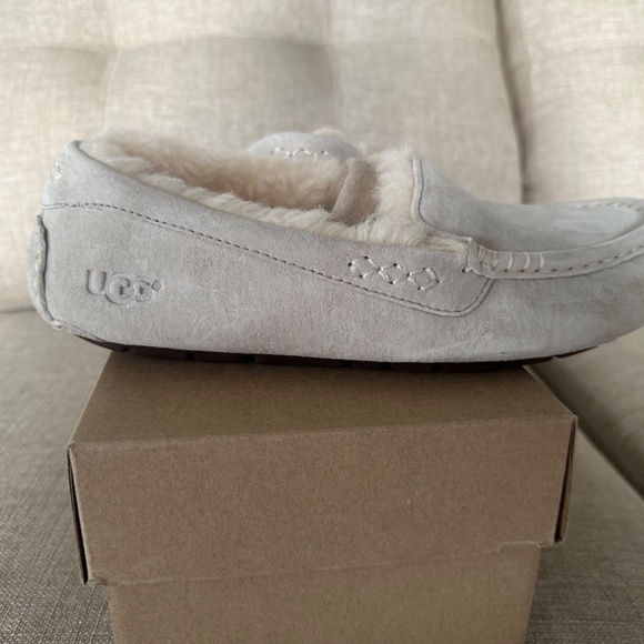 UGG Ansley Shoes Brand New In Box - Picture 5 of 8